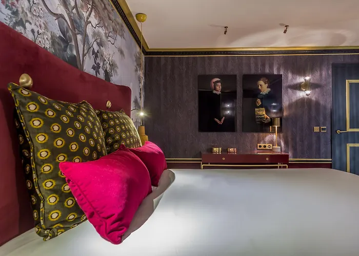 Snob Hotel 4*