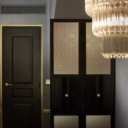 Hotel Snob Hotel