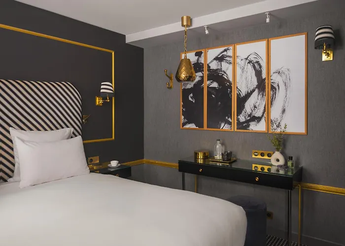 Snob Hotel Hotel