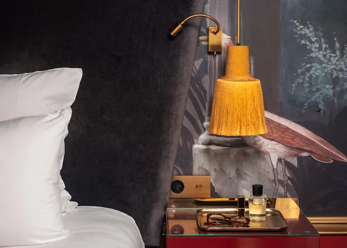 Snob Hotel