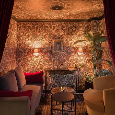 Snob Hotel 4*