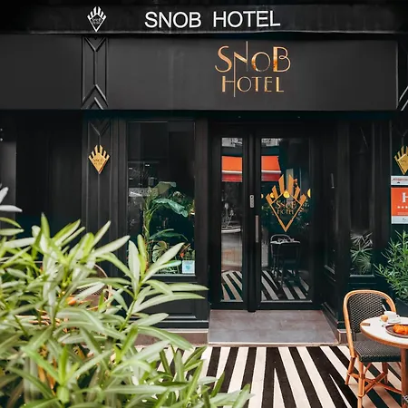 Snob Hotel